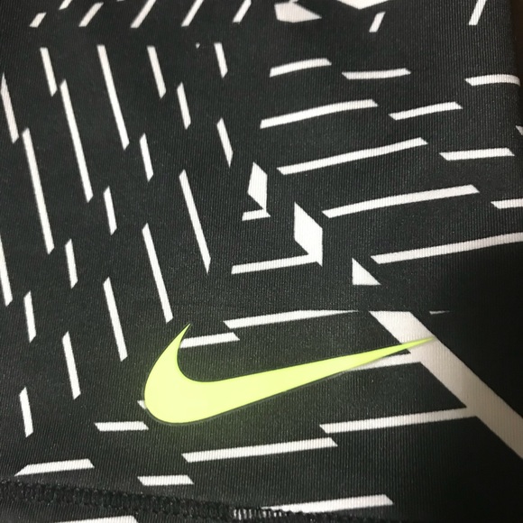 Nike Pro Capri workout pants - Picture 4 of 4